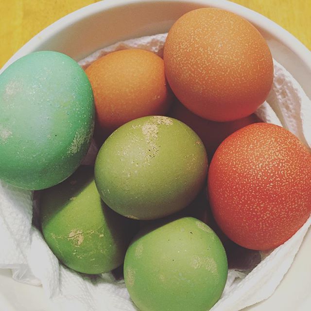 Instagram: Dyed a few brown eggs for the egg cracking game. Hristos a inviat!