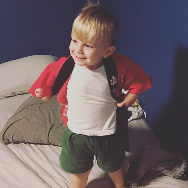 Instagram: Being "super" in his festival shirt from the Shimizu family!