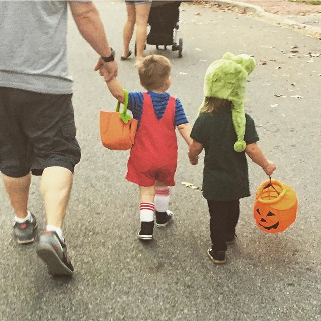 Instagram: These two are adorable together. Erik & Jane trick-or-treating. Yay for a fun neighborhood!!